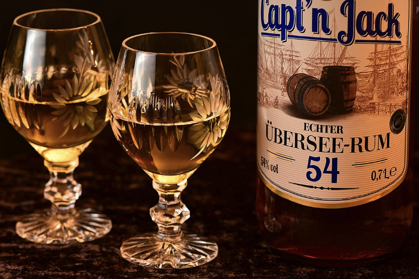 홈바 열풍: 집에서 분위기 있게 위스키와 칵테일 즐기기