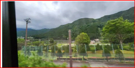 강릉을 떠나는 KTX에서 바라본 풍경. 새로운 다짐과 함께 서울로 향한다.