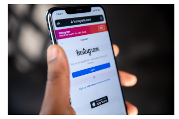 SNS ‘스토리 먼저 보는 사람’은 무슨 심리일까?