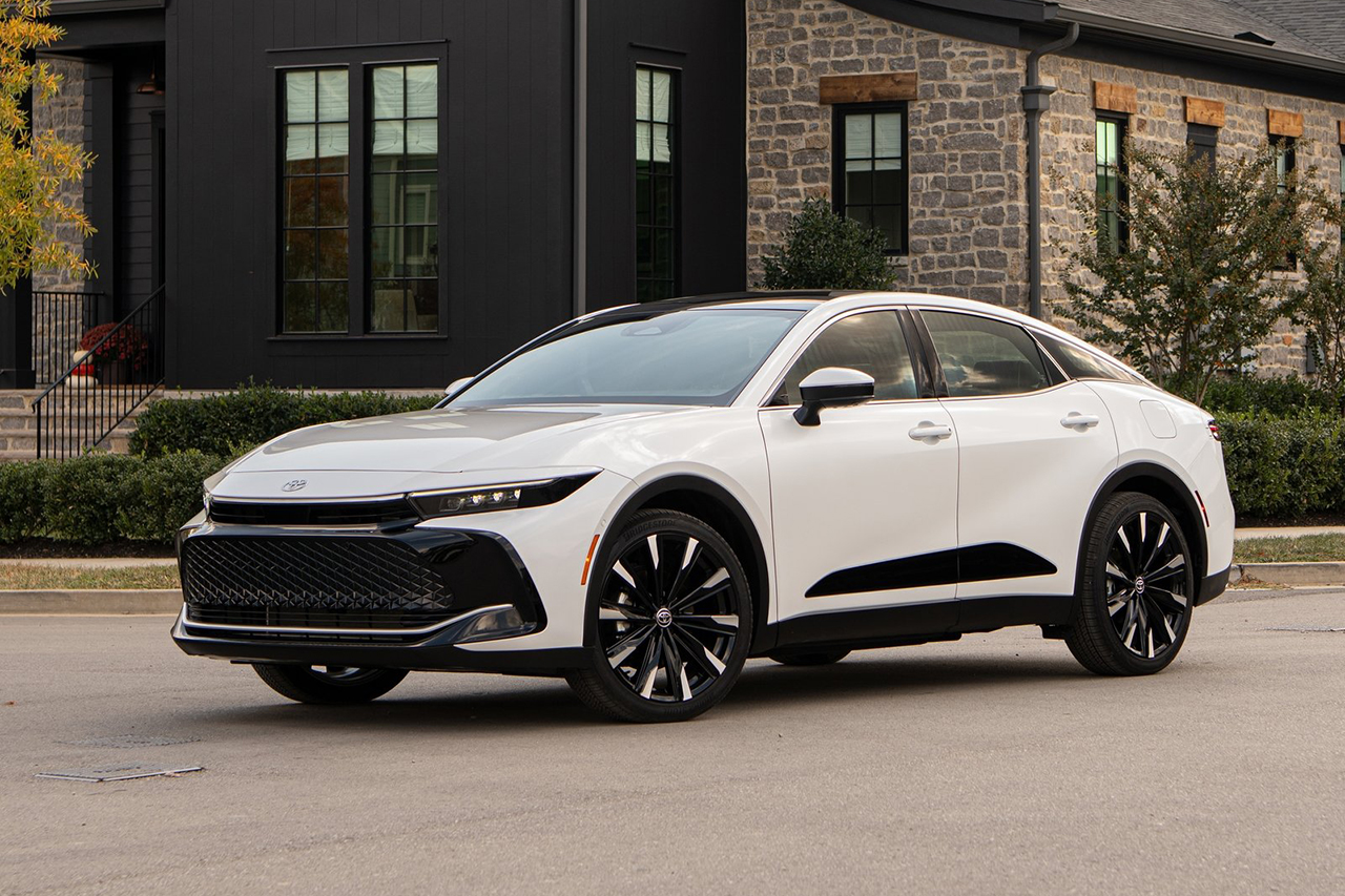 토요타 크라운 크로스오버 하이브리드