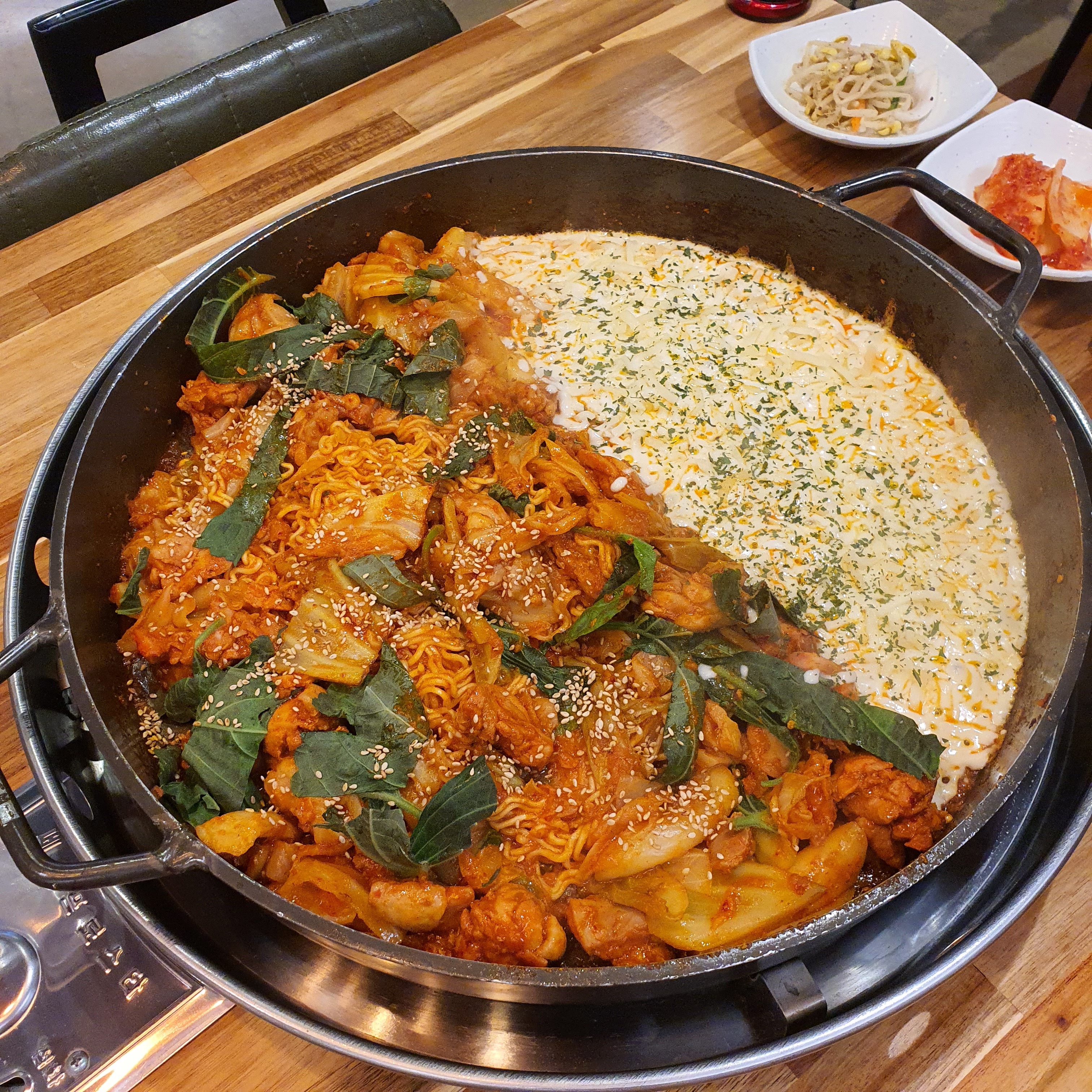 어서와 한국은 처음이지 치즈 닭갈비 후식 볶음밥 새우튀김 스웨덴 친구들 편 논현역 영동시장 맛집 위치