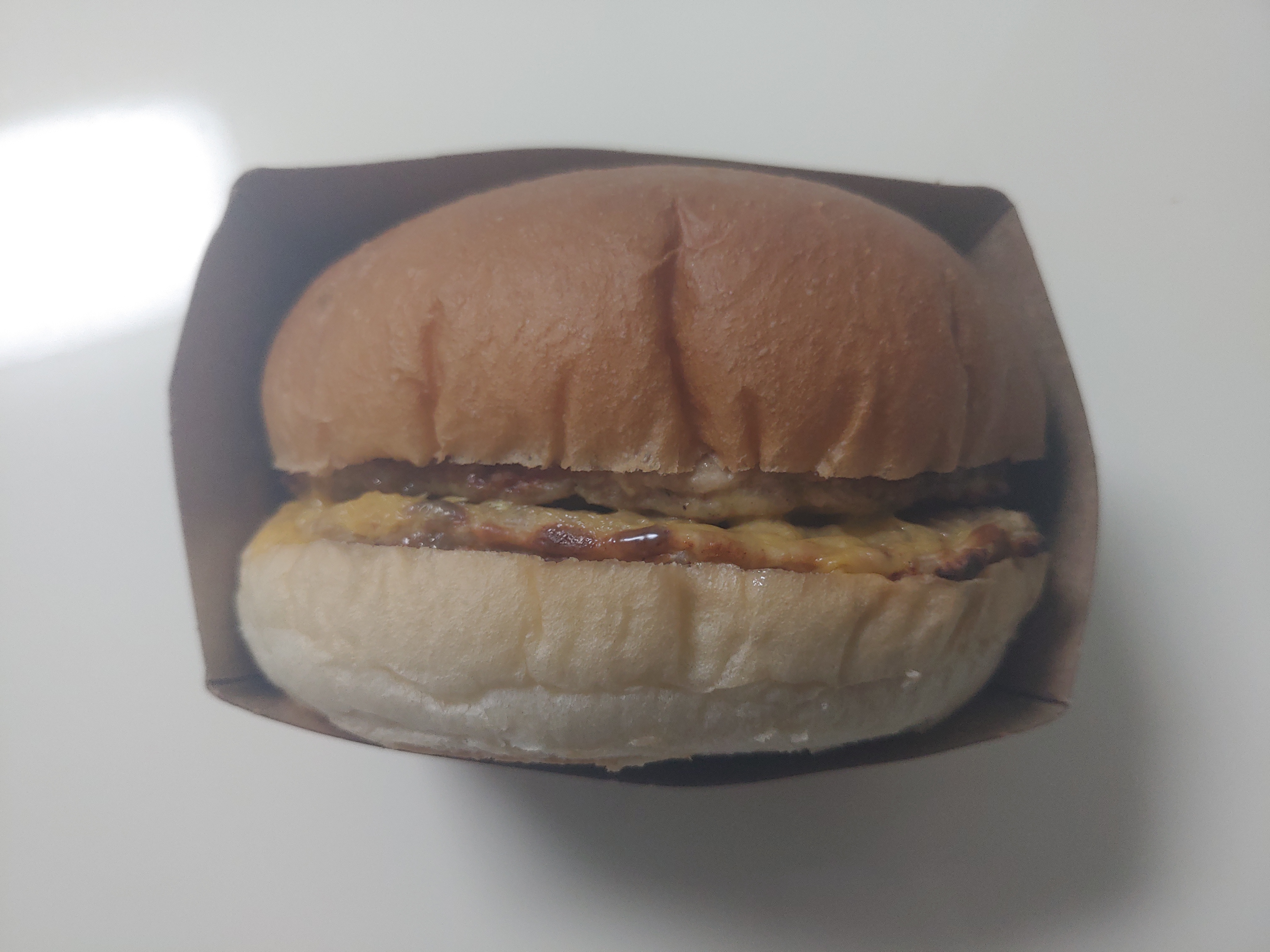 CU편의점 삼립 디럭스 스크램블 치즈 버거 