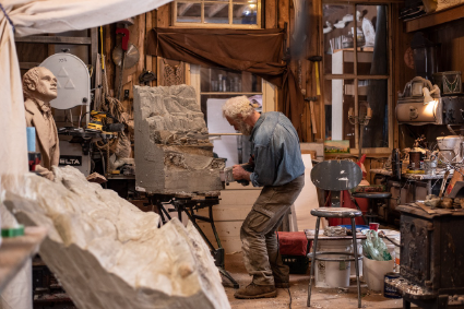 퇴직 후에도 일할까? &ndash; 정년과 노년층의 일자리 개념 차이