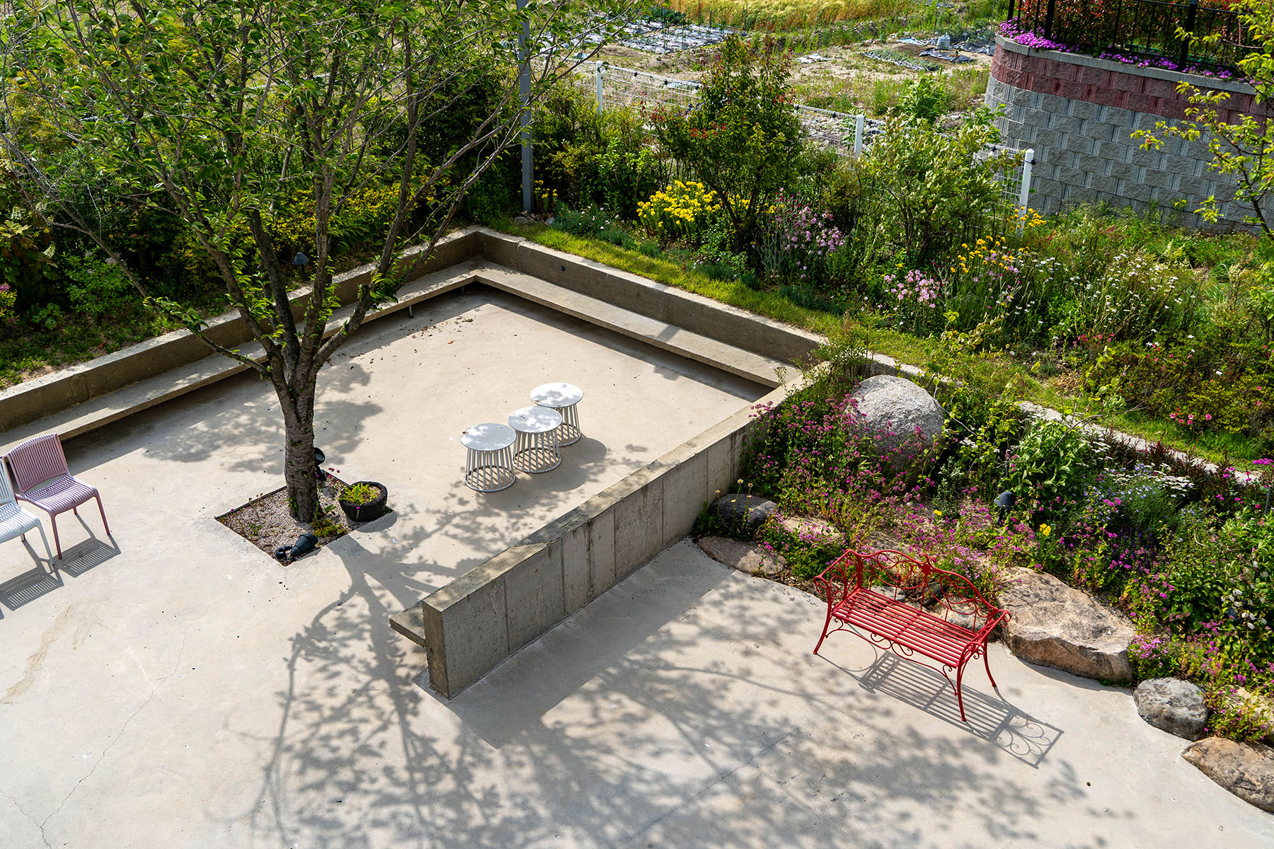 카페 지산 야외공간