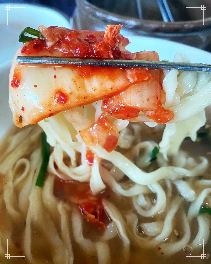 이만기 동네한바퀴 시즌2 흑임자 칼국수 파전 부추전 손두부 아픈 아내의 빈자리를 지키는 칼국수집 사장님 포항 맛집 소개