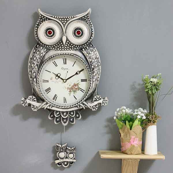 은색 부엉이 시계