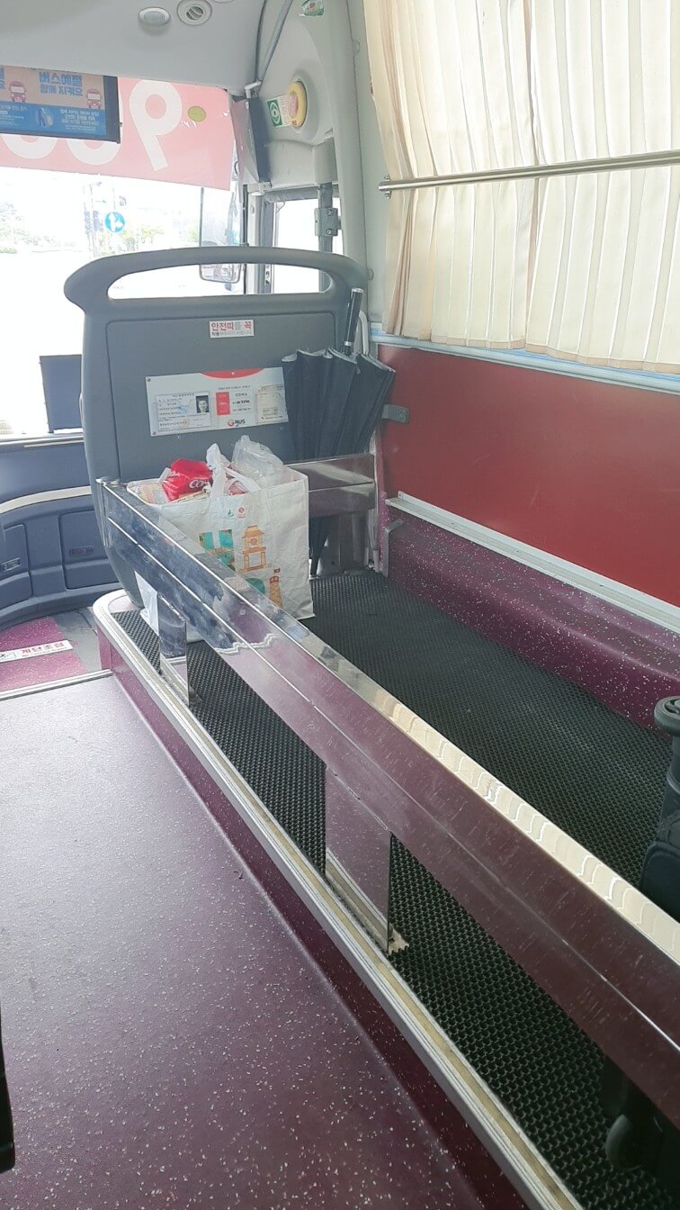 9000번 좌측 앞좌석 짐칸 사진