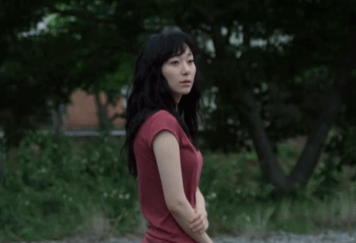 이유영-꽃은 시드는게 아니라