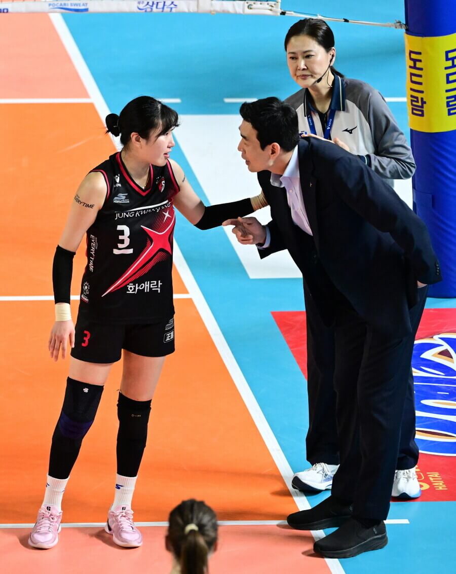 정관장의 투혼과 메가의 40점&hellip;뜨거운 3차전, 끝나지 않은 라스트댄스