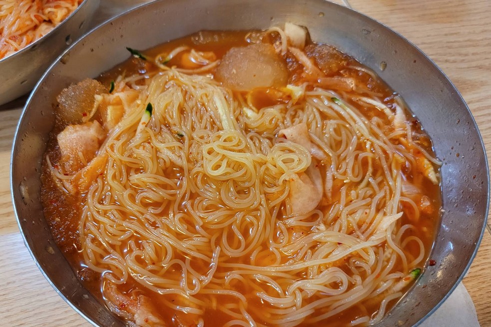 서울에서 먹는 진짜 부산식 냉면! 이문동 부산밀면냉면 맛은 어떨까?