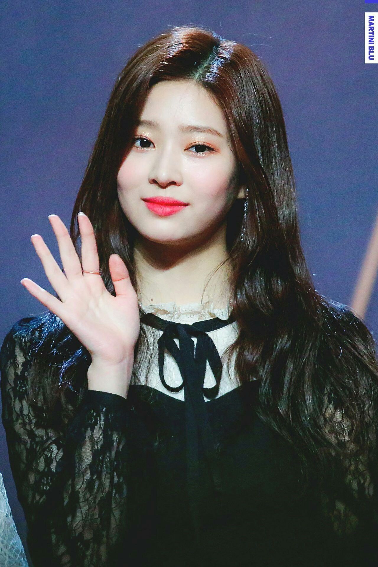 아이즈원 김민주 최애사진