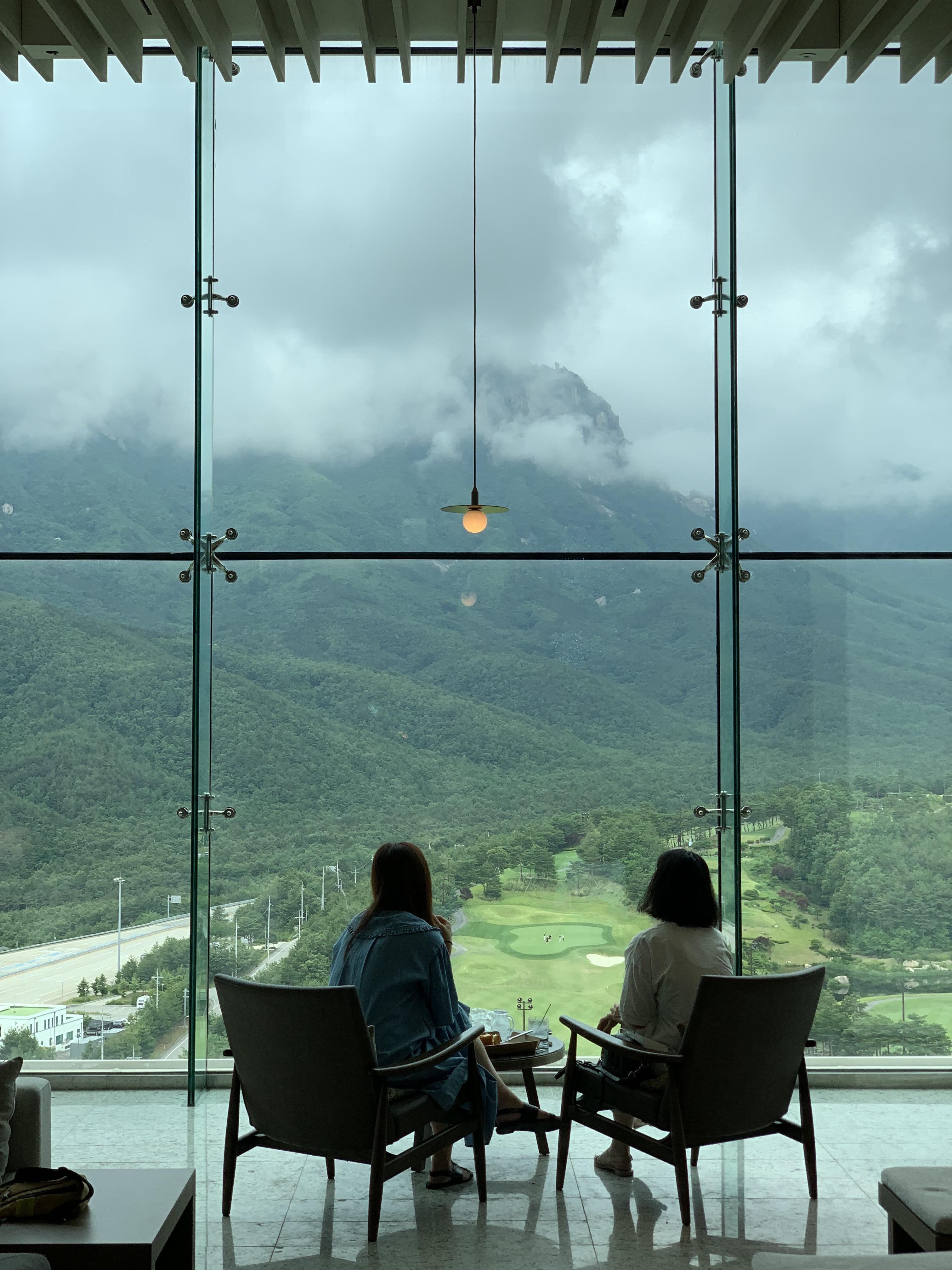 더-엠브로시아-울산바위-카페