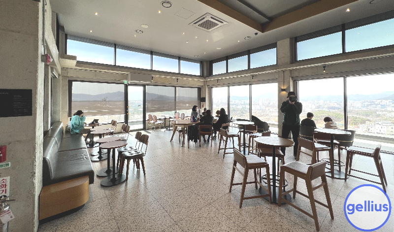 춘천 구봉산 스타벅스 1층 장소