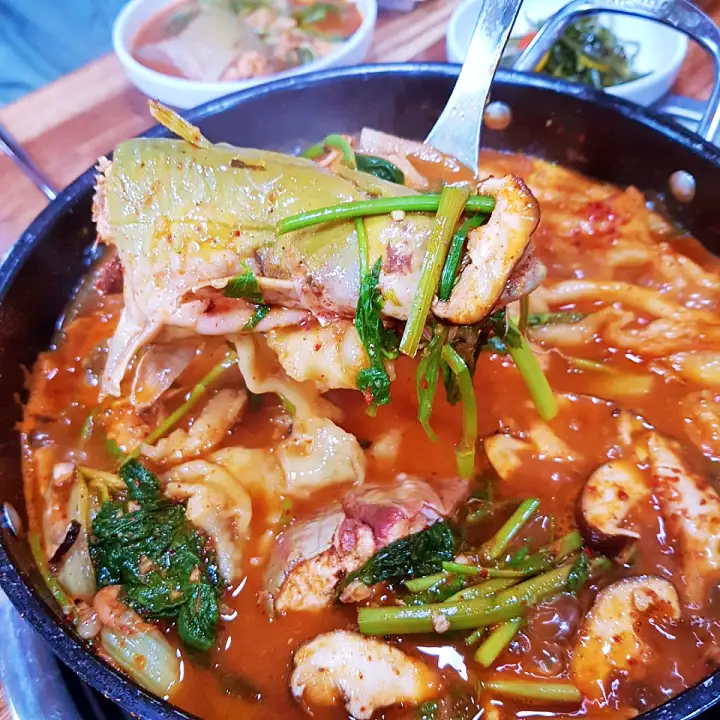 면목동 용마산 식당 메기 매운탕 28년 전통 장사의신 맛집 추천