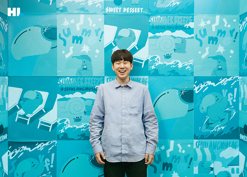 환하게 웃고 있는 지영민 프로