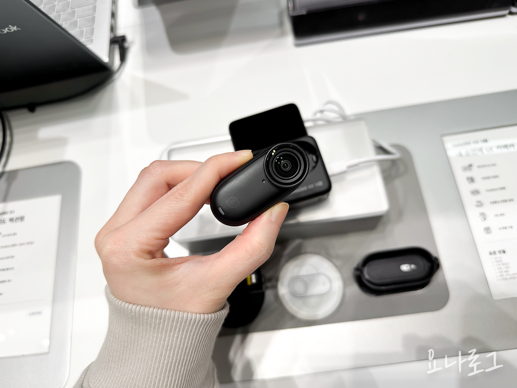 insta360 GO3S instaGO3S 액션캠 액션캠추천 브이로그 브이로그카메라 브이로그카메라추천 카메라 카메라추천 현대백화점 판교현대백화점 여행준비 인스타360 대학생선물 선물추천 여자친구선물 남자친구선물