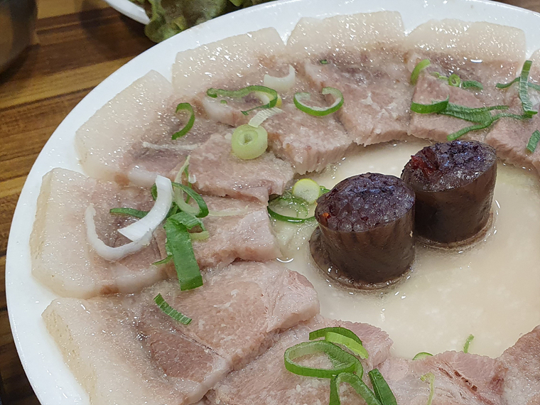 수육과-순대-2알