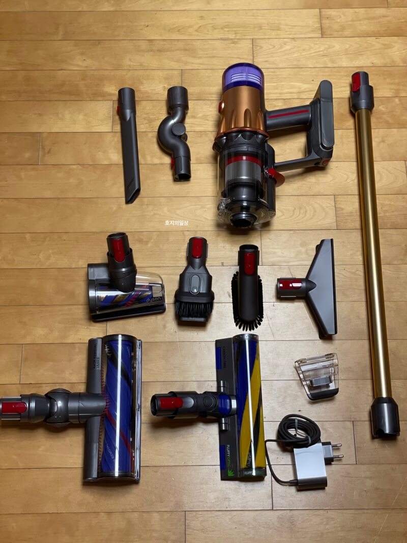 다이슨 V12 디텍트 슬림 컴플리트 - 제품 구성품
