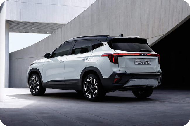 기아 셀토스 후측면