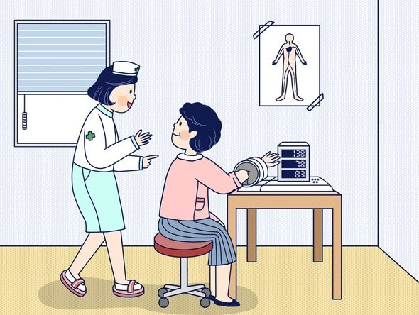 혈압을 재고 있는 모습