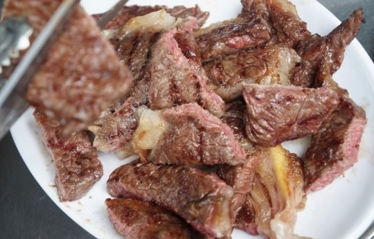 과천 한우 정육식당 '어울더울'