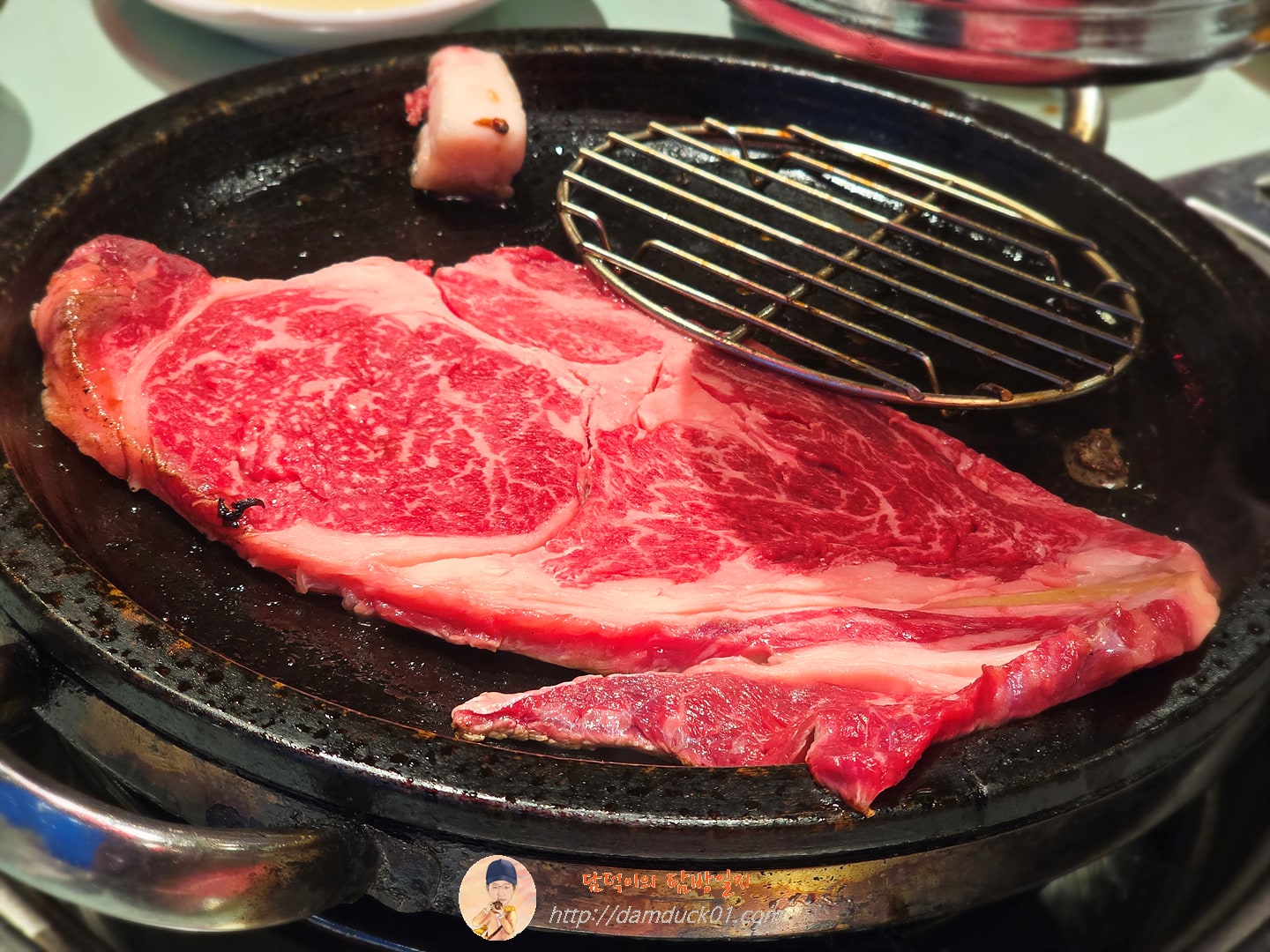 꾸석지돌판한우