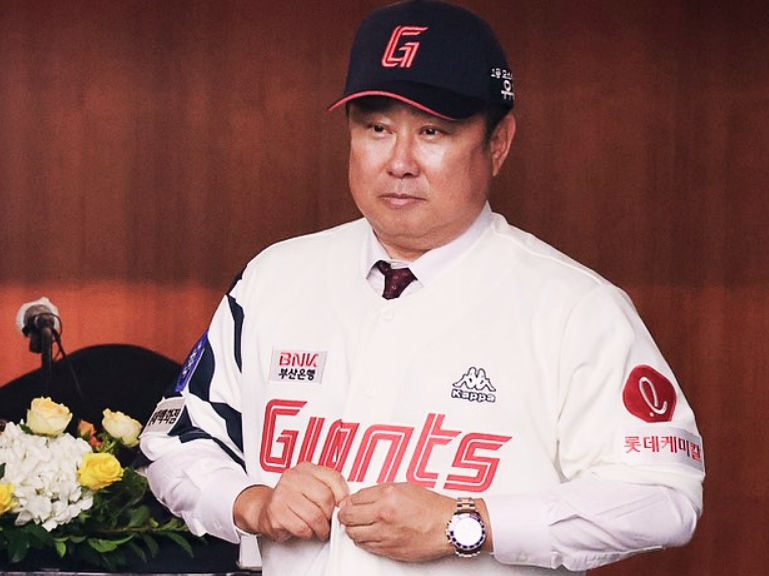 김태형 감독 입단식 사잔