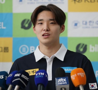 수영 김우민 선수