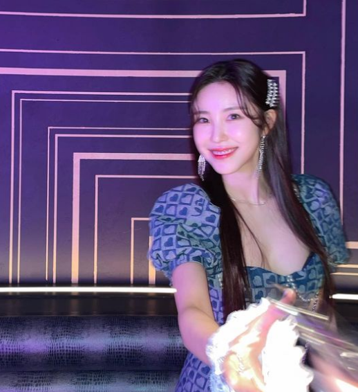 셀러브리티-전효성