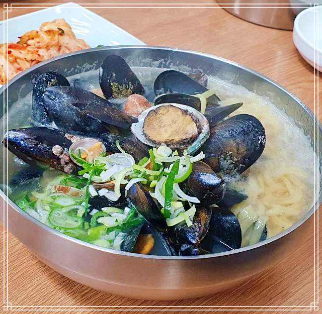 시흥 오이도 맛집 가성비 보양식 9천원 닭 한마리 칼국수