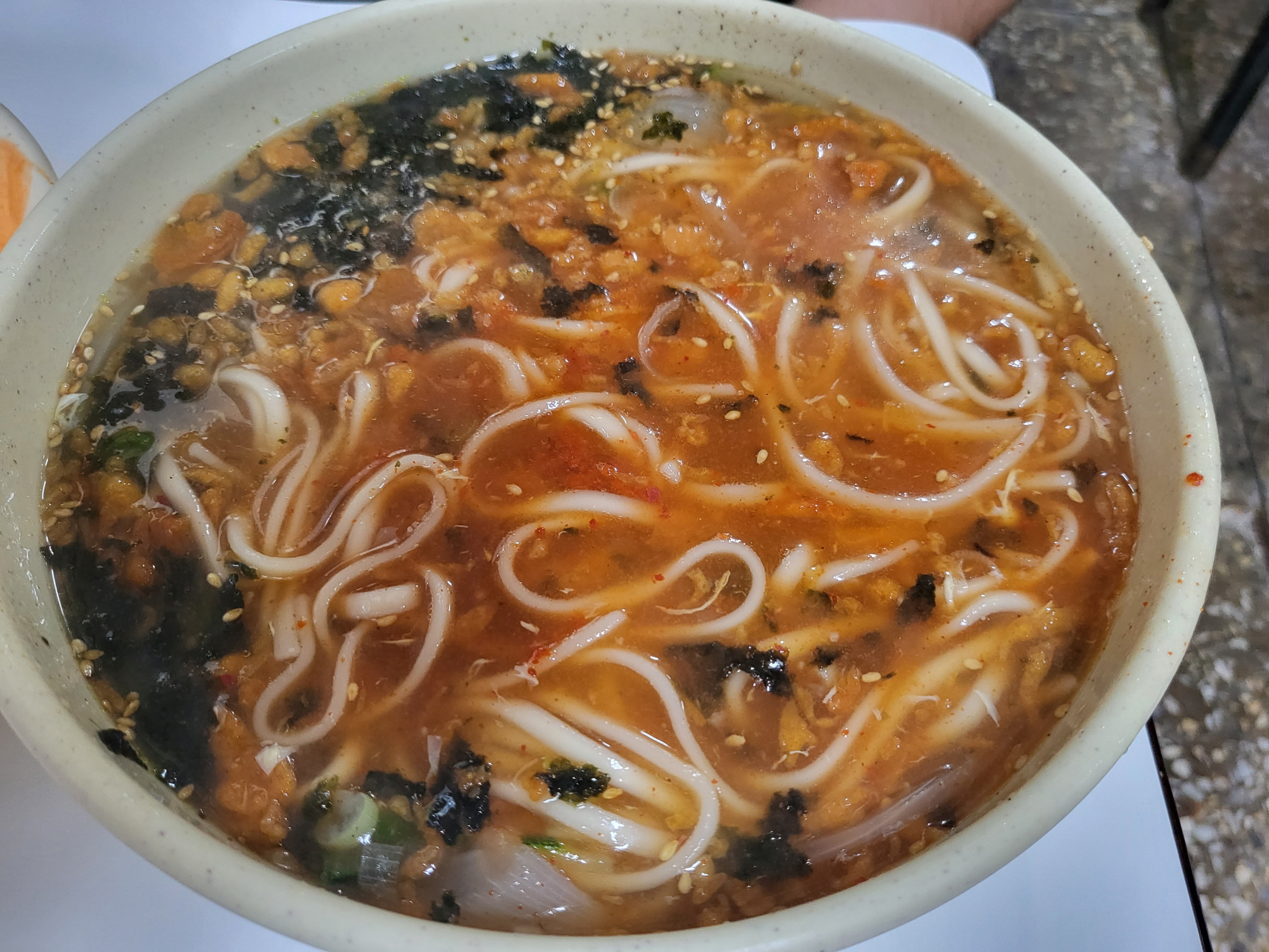 맷돌칼국수 - 칼국수 섞기