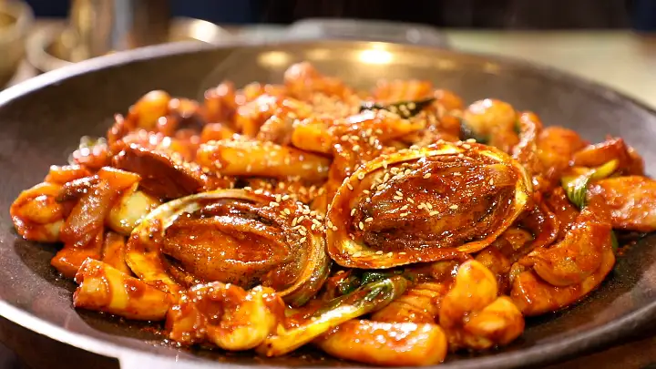 이만기 동네한바퀴 갑오징어흑돼지불고기 셰프 부부 추천 퓨전 식당 성동구 옥수동 맛집 소개