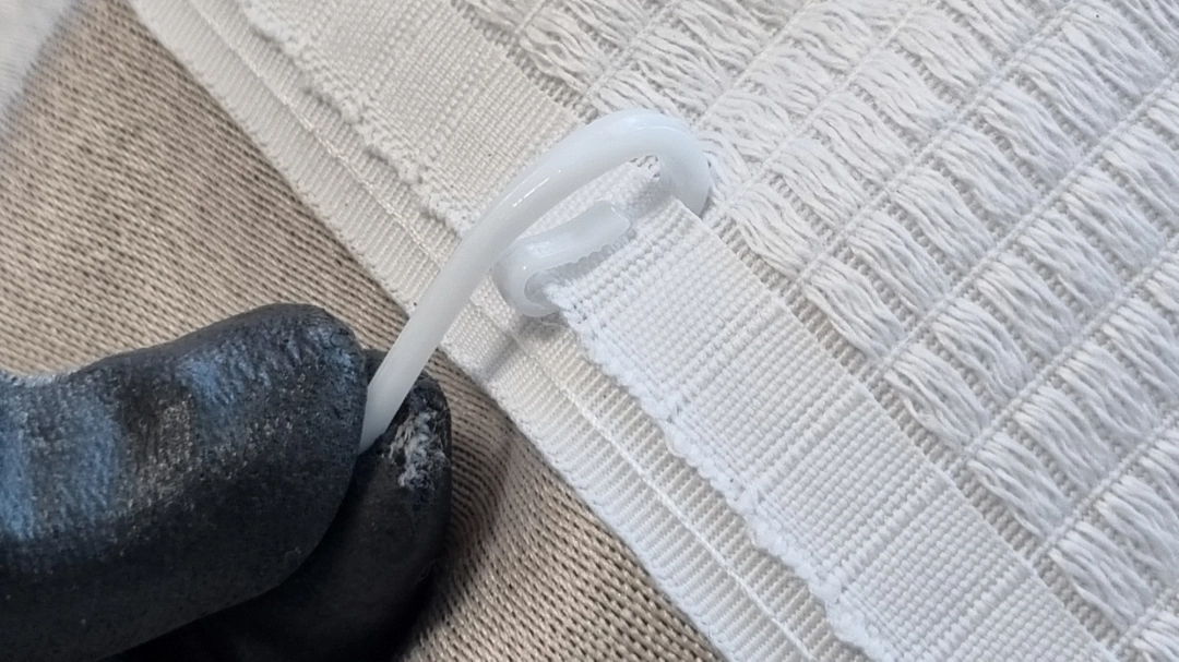 커튼 핀 끼운 모습