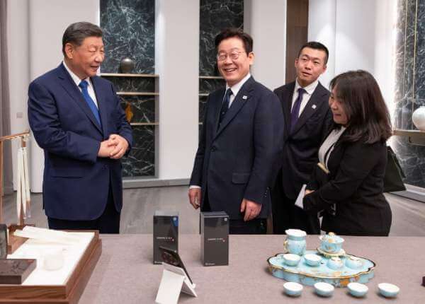 샤오미폰과 문방사우 세트