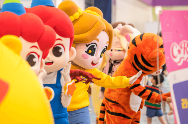 캐릭터 라이선싱 페어 2023 홈페이지 행사 사진 이미지 입니다.