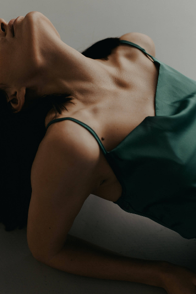 몸을 젖힌 모습