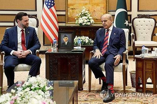 미국 이란 이슬라마바드 2차 협상 개시: 트럼프의 '쿠슈너 카드'와 중동 평화의 변곡점 분석