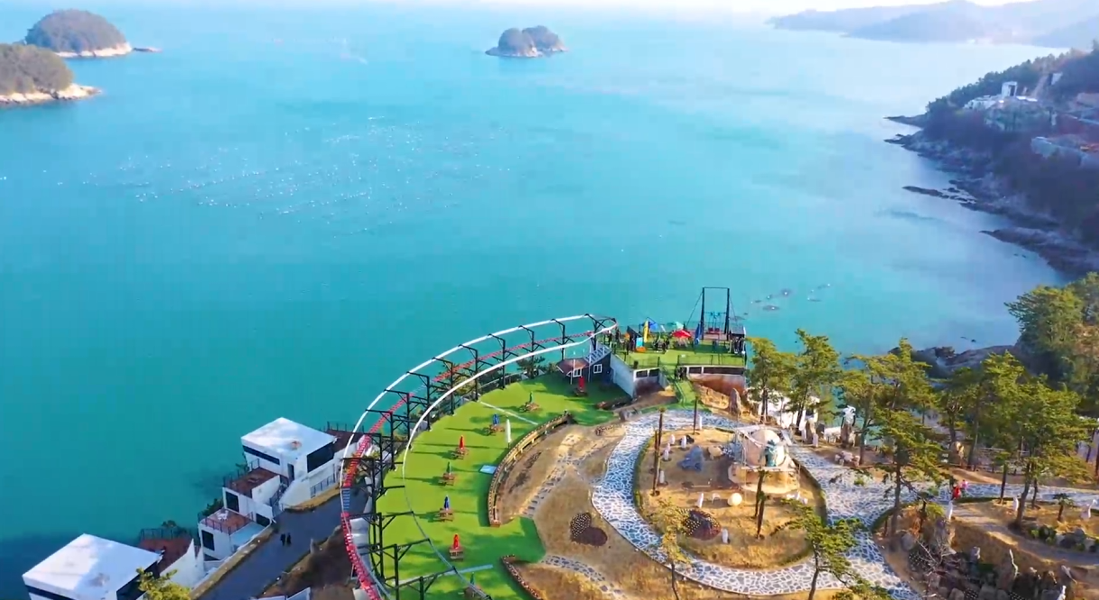 붉은 꽃 섬 여수여행 - 오동도, 예술랜드, 게장골목