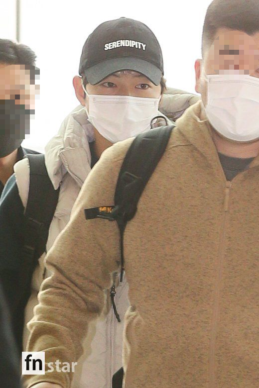 송중기공항패션