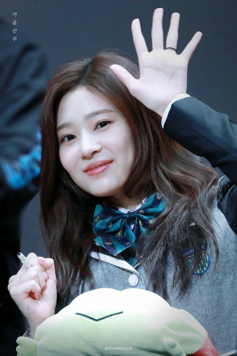 아이즈원 김민주 최애사진