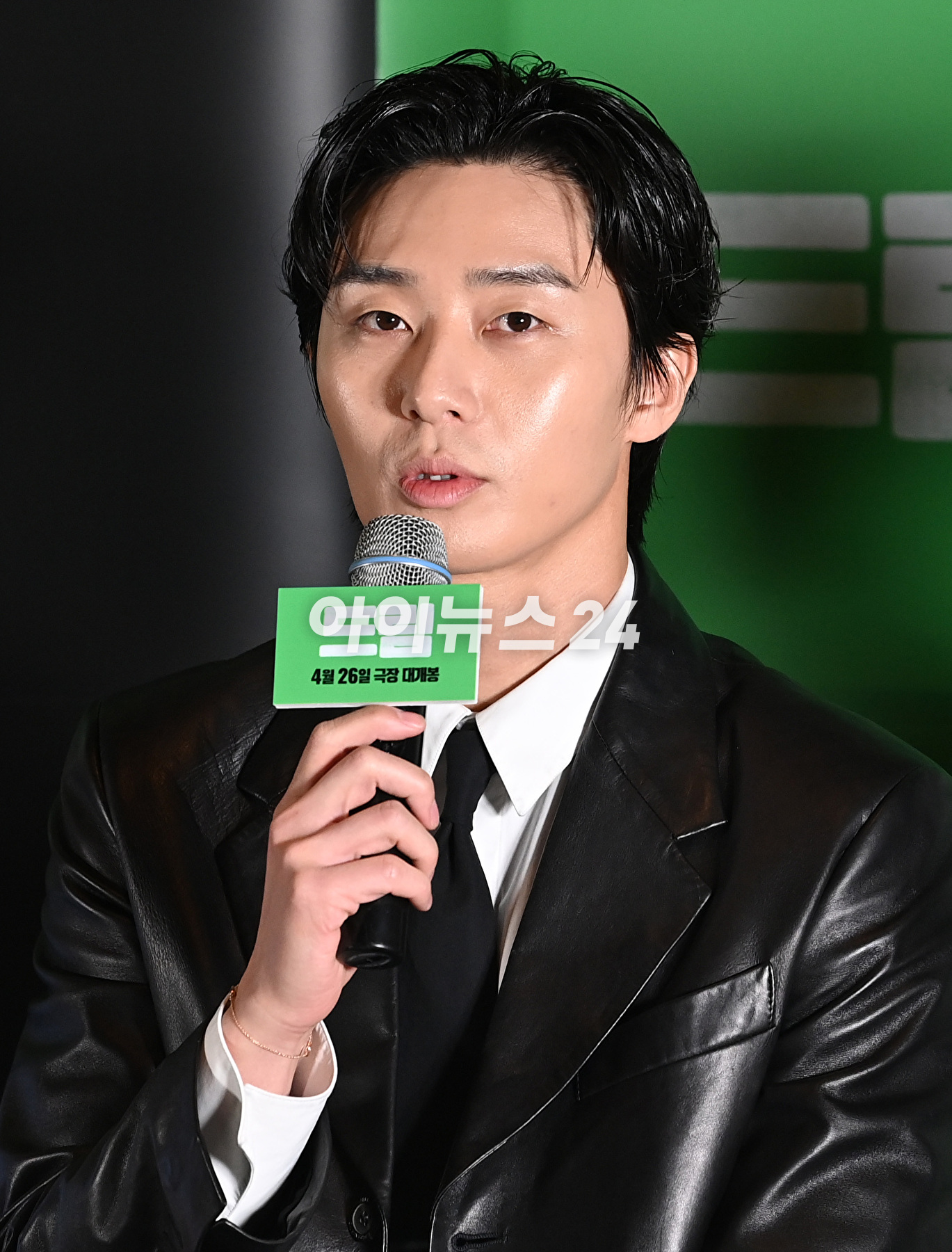 배우 박서준이 17일 오후 서울 강남구 삼성동 코엑스 메가박스에서 열린 영화 '드림' 언론시사회에서 포즈를 취고 있다. [사진=김성진 기자]