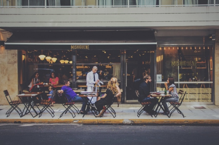 혼자 여행 중 특별한 순간들 기록하기