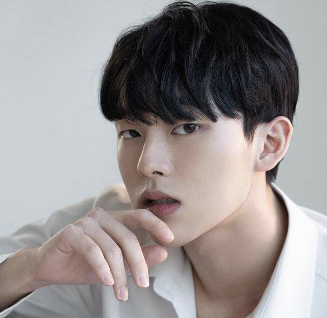 최현욱 화보 외모