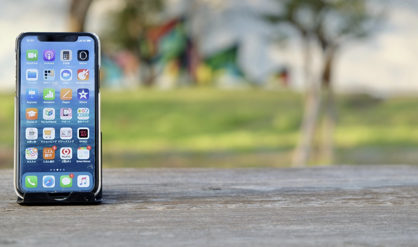 매일 스마트폰을 쓸수록 뇌와 피부가 늙는다