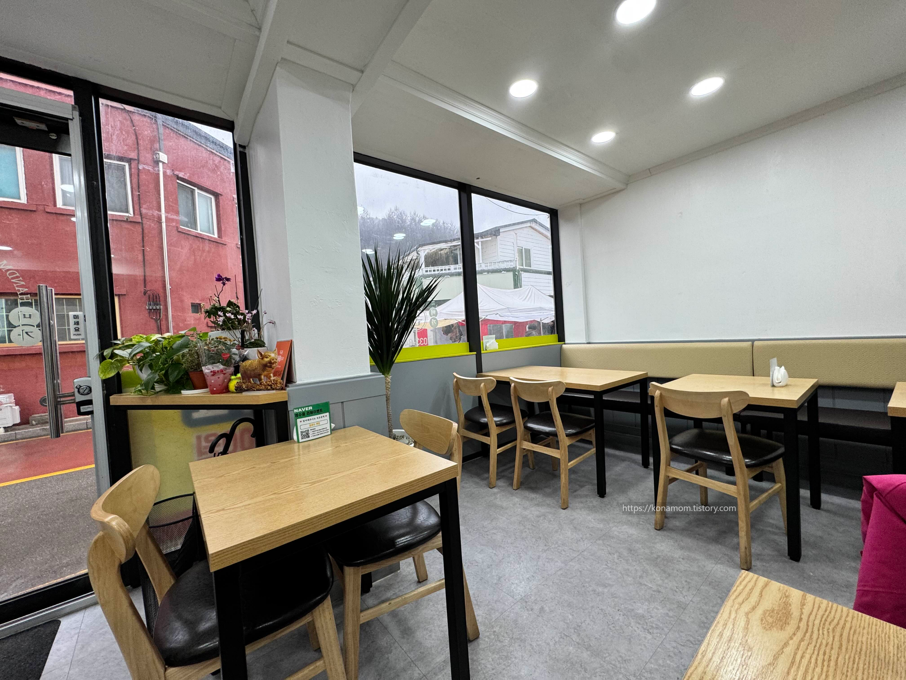 수제미가돈까스 둔내점 내부