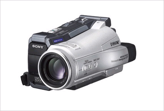 DCR-IP220K 세계 최초 211만 화소 CCD