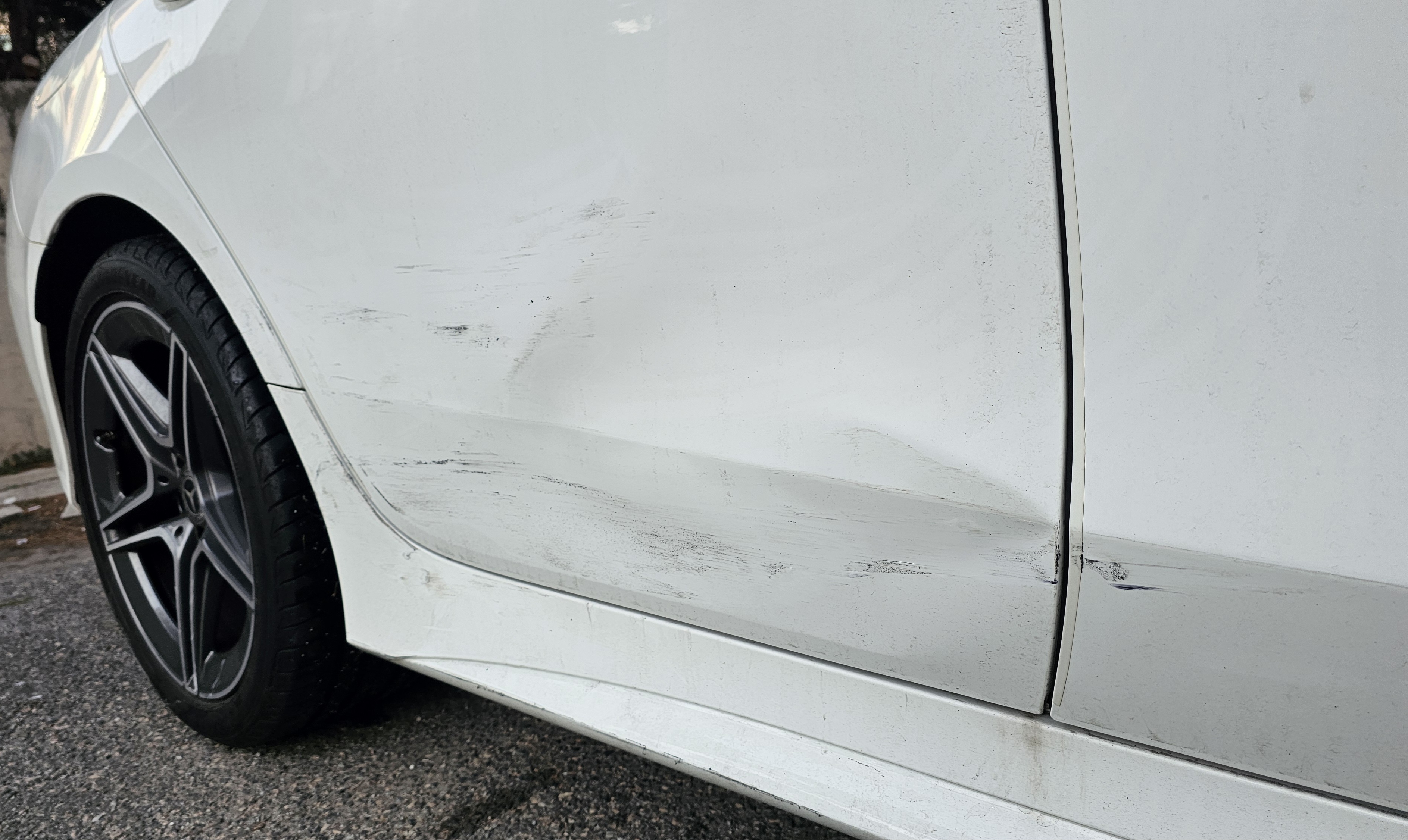 찌그러짐 덴트로 복원