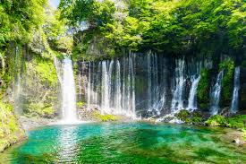 그림 같은 시라이토 폭포의 다양한 포토 포인트.