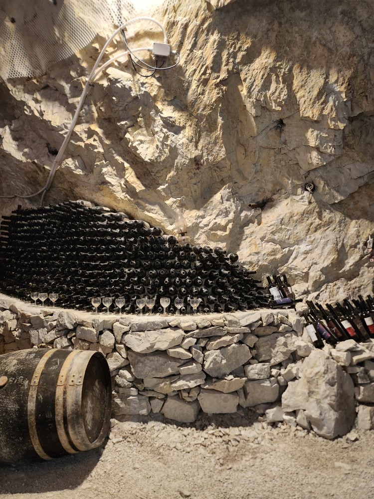 동굴 와인 창고