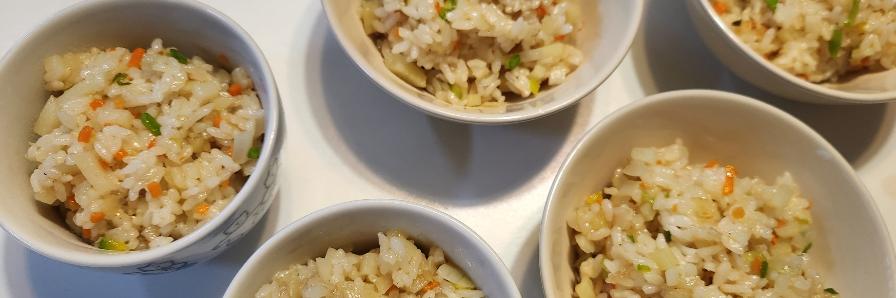 볶음밥을 보여주는 이미지